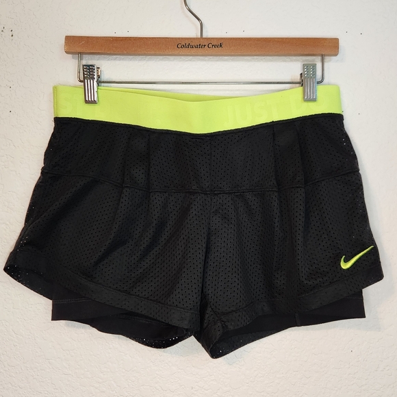 Nike‎ Women's Black and Neon Yellow Dry-Fit Athletic Shorts, Size M - Picture 1 of 8